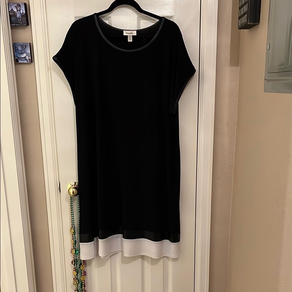 Black and White Tunic Dress